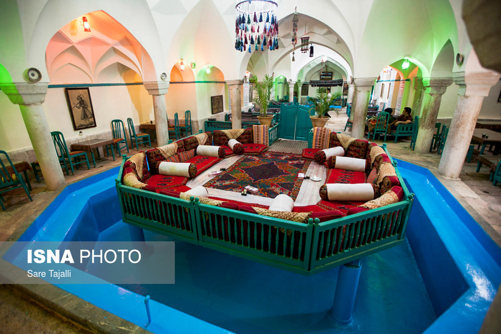 عطر چای زغالی در سفره خانه ها و قلیون سراهای کرمان