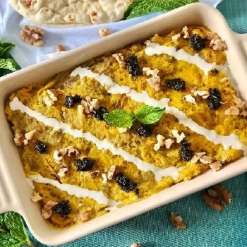 <img src="boz-gherme.jpg" alt="بزقرمه غذای سنتی در بین غذاهای محلی کرمان">