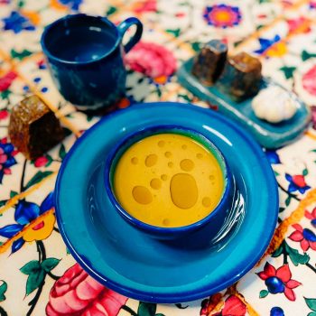 <img src="qatagh-bane.jpg" alt="تصویر قاتق بنه از غذاهای محلی کرمان">