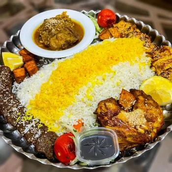 alt="منوی غذای سنتی متنوع در رستورانهای کرمان معروف">