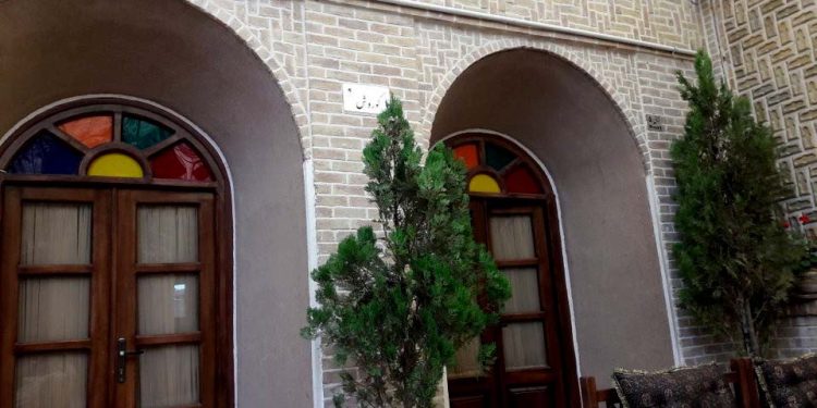 تجربه طعم اصیل غذاهای محلی در رستوران‌های سنتی کیخسرو شهر کرمان