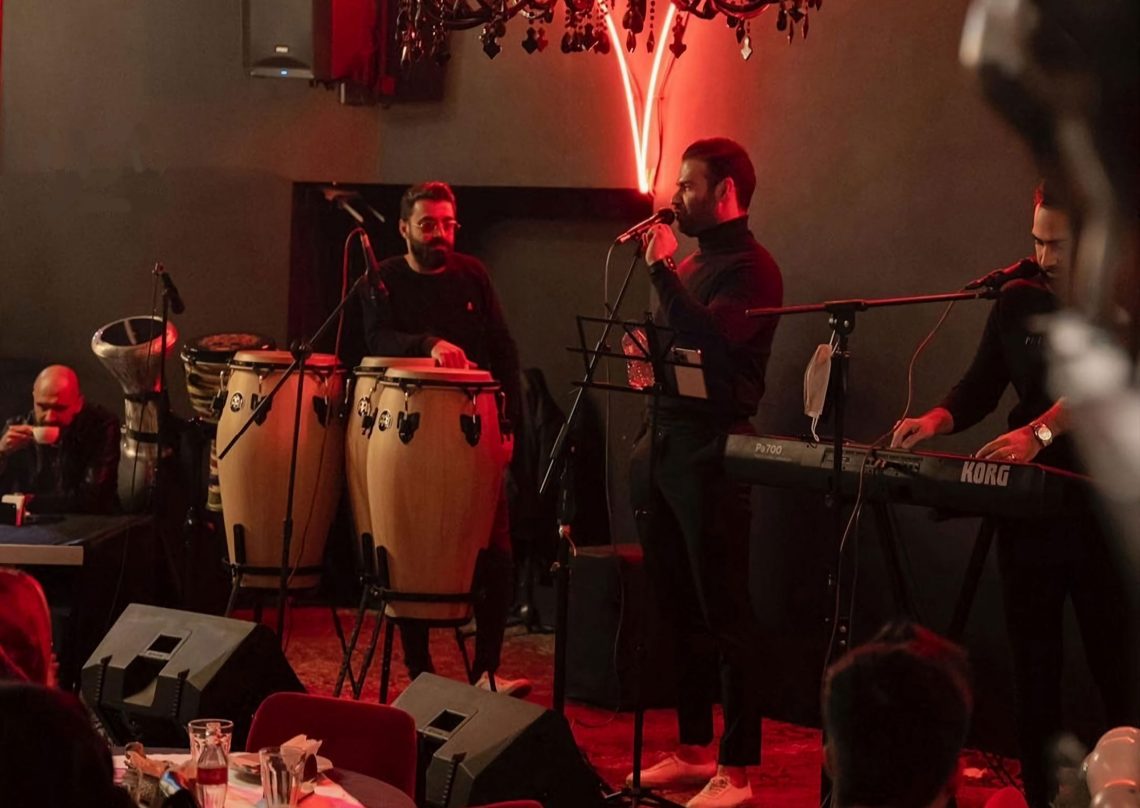 رستوران‌ های کرمان با موسیقی زنده