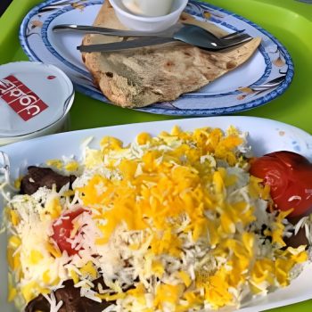 رستوران همیشه بهاران یکی از قدیمی ترین رستوران های کرمان